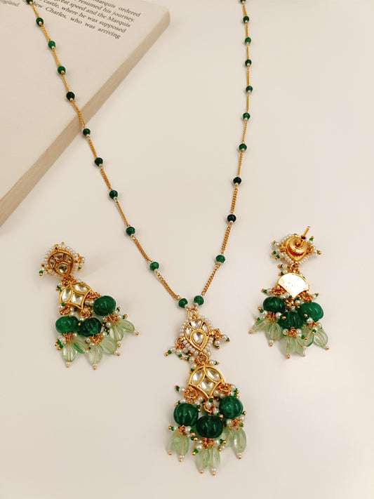 Alaya Green Kundan Pendant Set