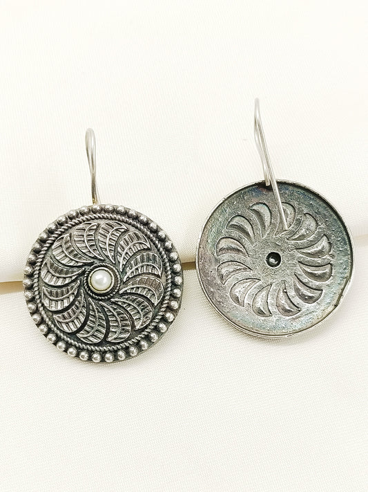 Hamsini Plain Oxidized Earcuff