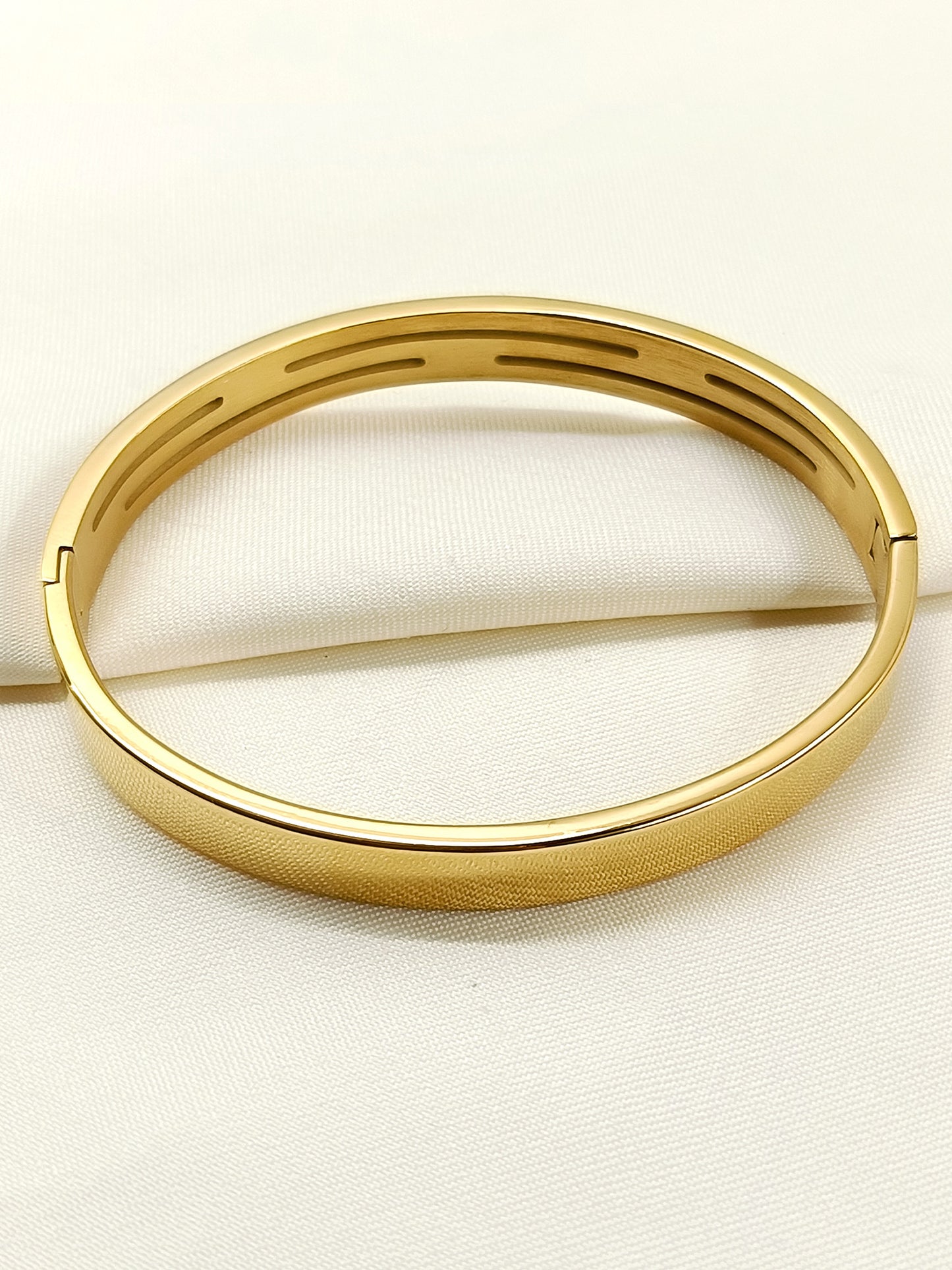 Aahan Golden Men's Bracelet