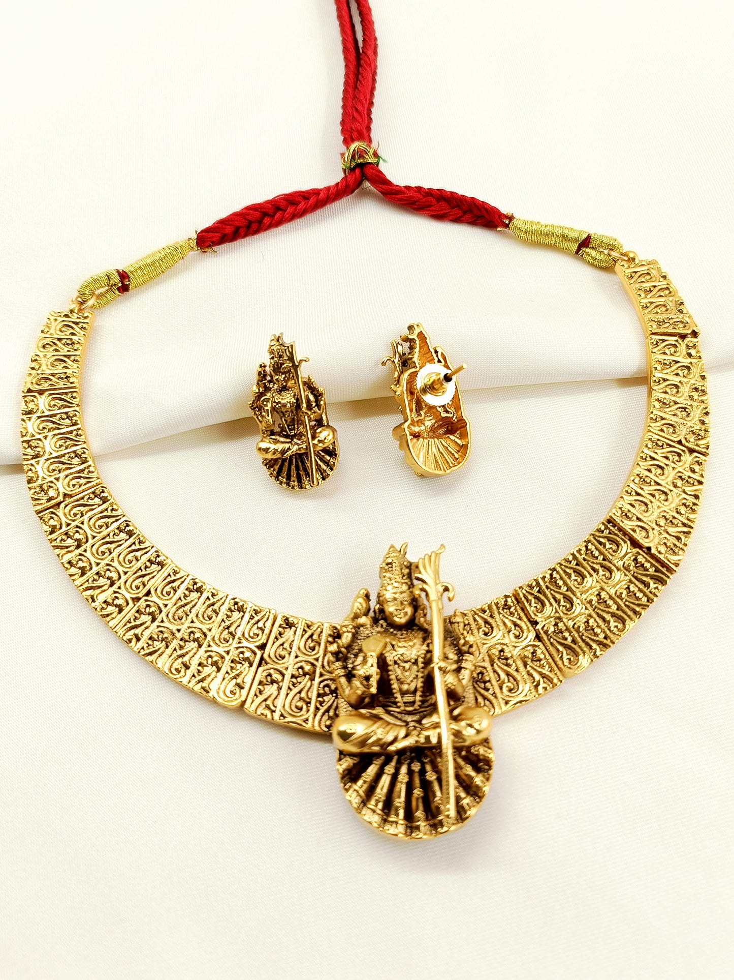Swaragini Plain Antique Choker Set