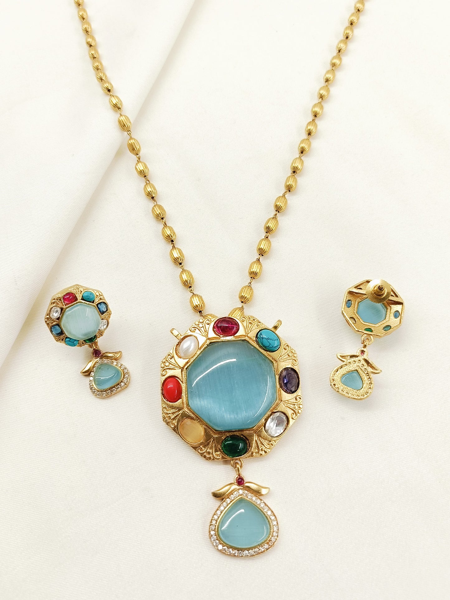 Vania Multi Colour Oxidized Pendant Set