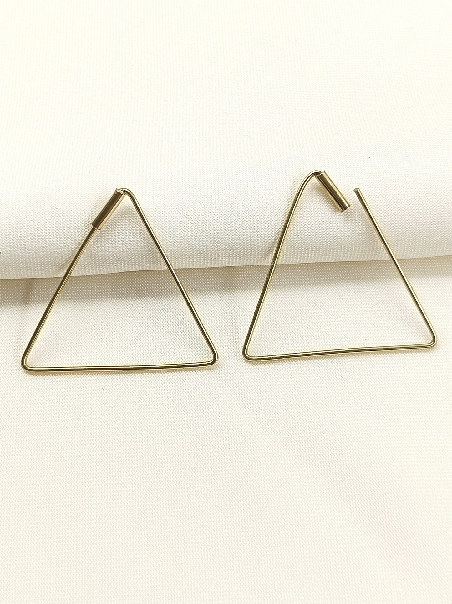Shaanth Golden Men's Earrings