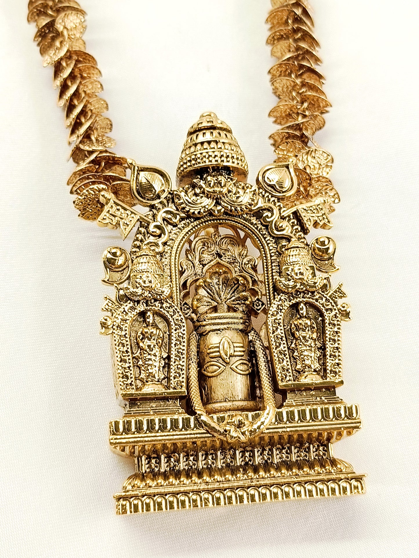 Labh Kashi Shiv Mandir Men's Neckpiece