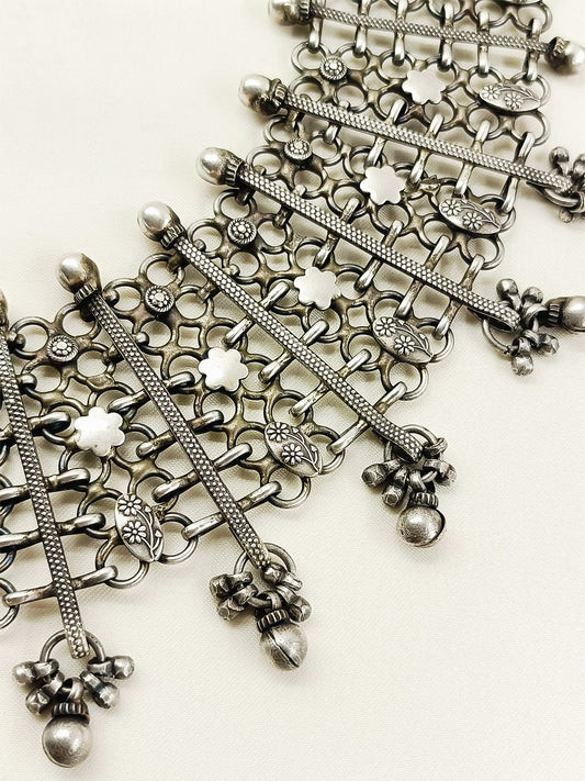 Laranya Plain Oxidized Neckpiece