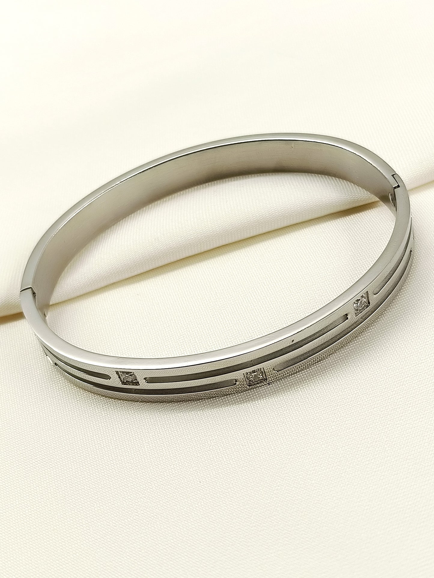 Sagar Silver Men's Bracelet