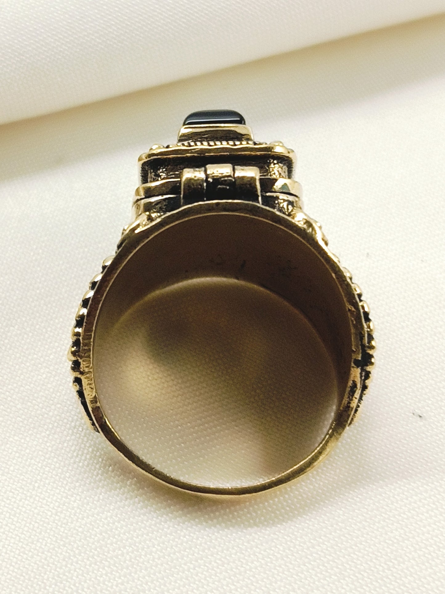 Vritee Black Men's Finger Ring