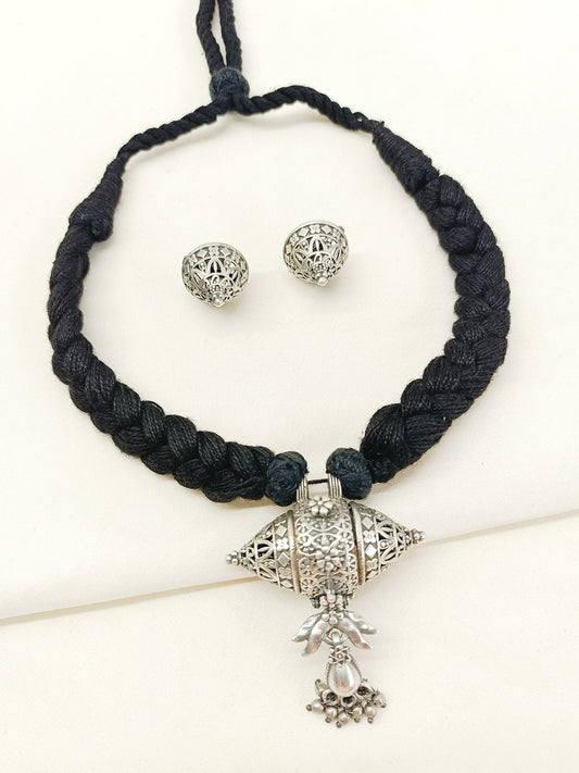 Iyla Black Oxidized Necklace Set