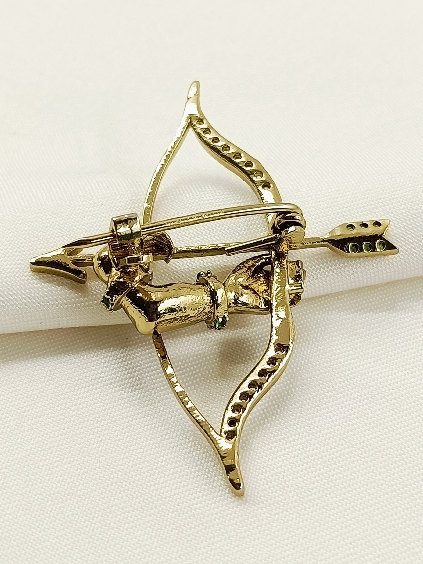 Milan Dhanush Baan Men's Brooch