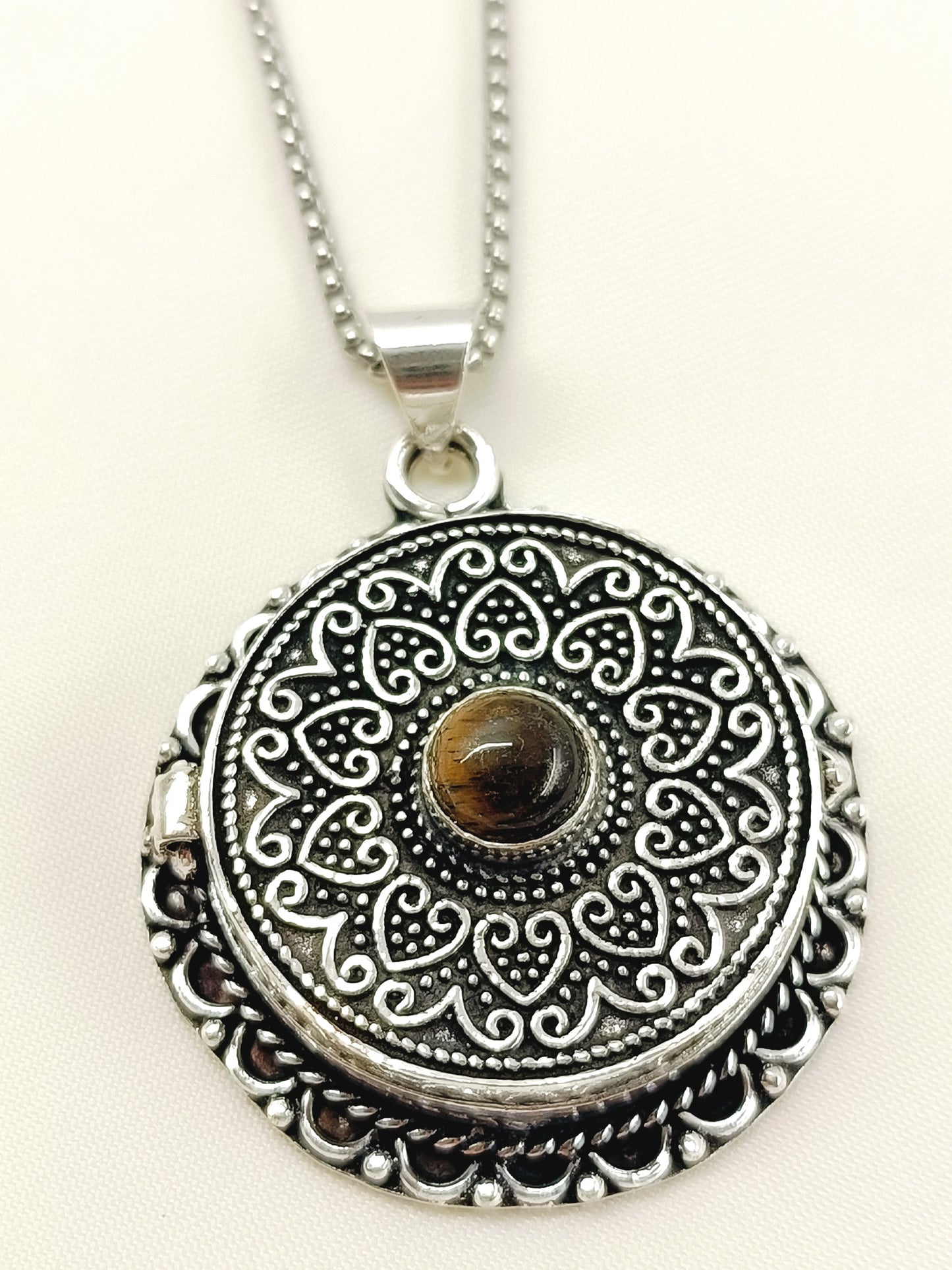 Chirayu Silver Men's Neckpiece