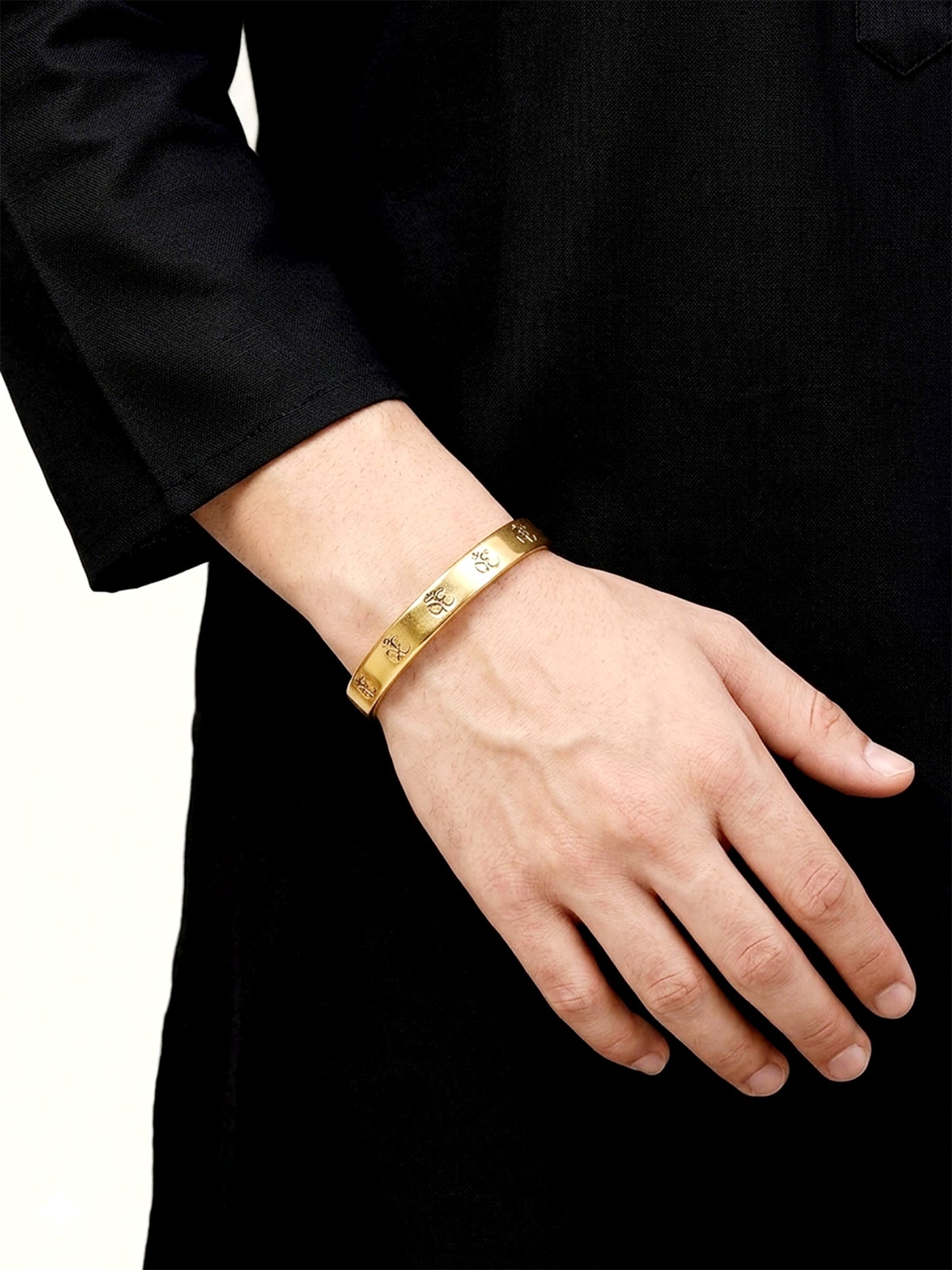 Hridyansh Golden Men's Bracelet