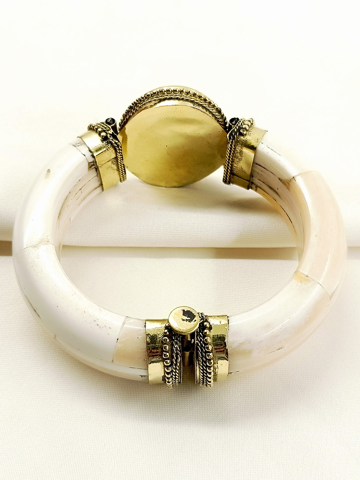 Vrnav Men’s Royal Green Onyx Stone Bone Bracelet