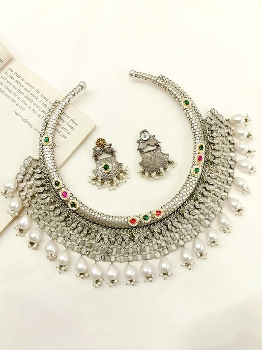 Chaaruvi M & G Oxidized Hasli Necklace Set