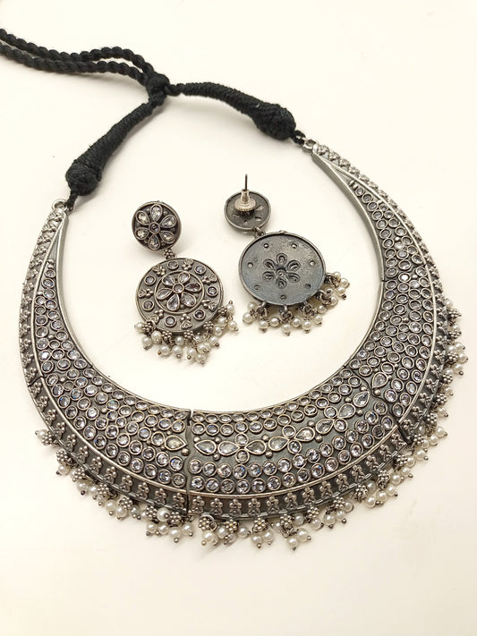 Jaspreet White Oxidized Necklace Set