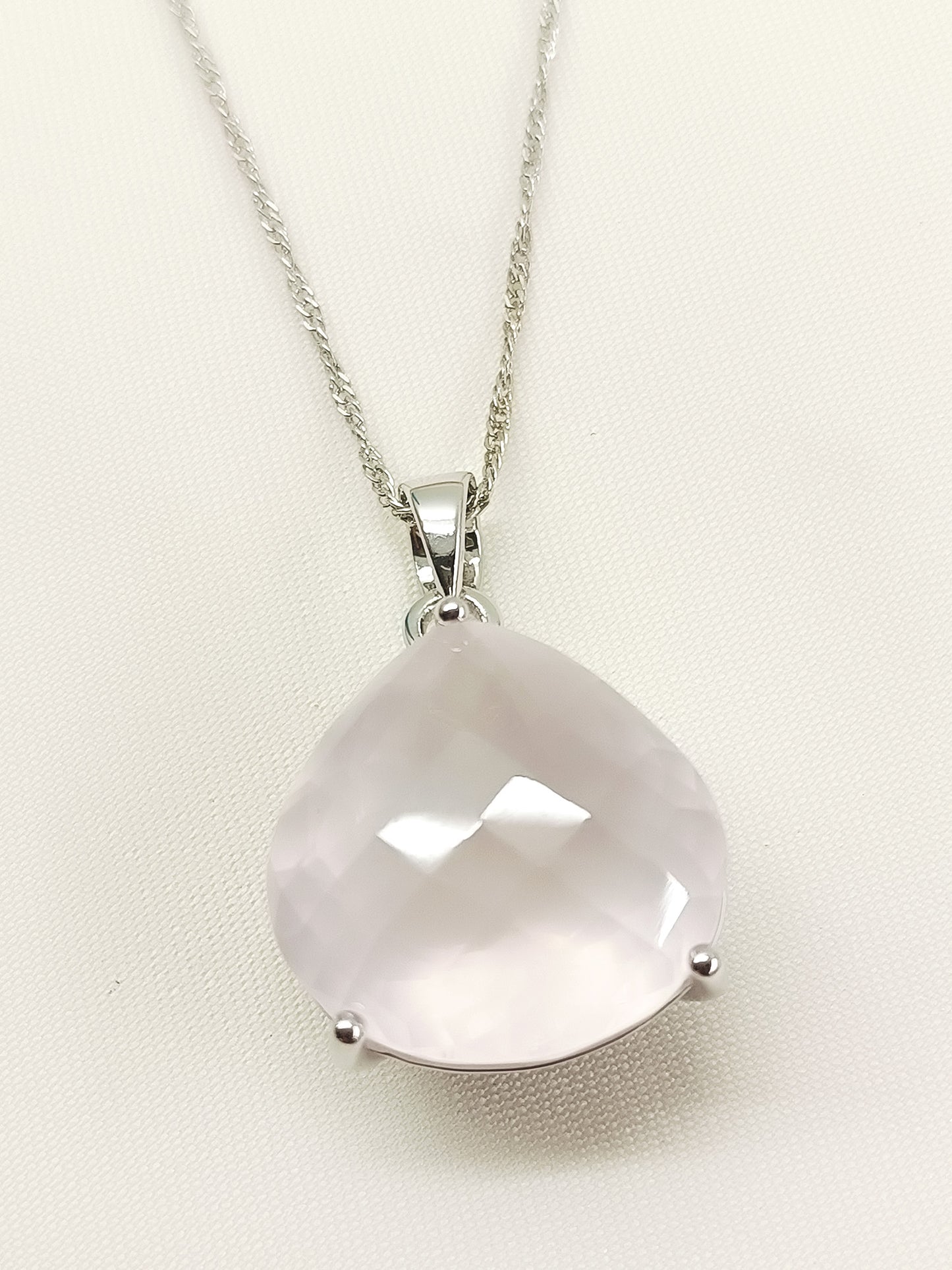 Xamiya Baby Pink 92.5 Silver Rose Quartz Crystal Pendal