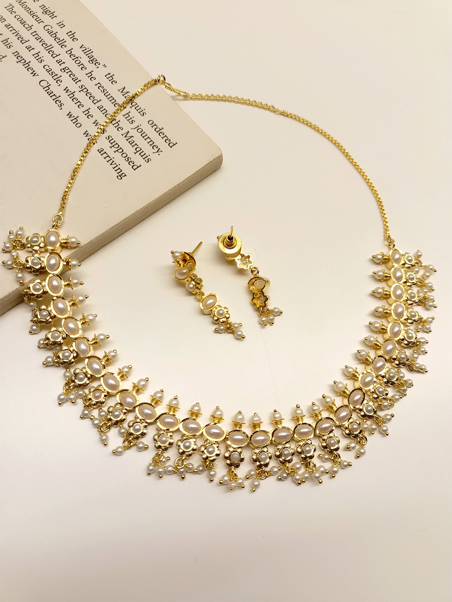 Faguni White Jadau Necklace Set