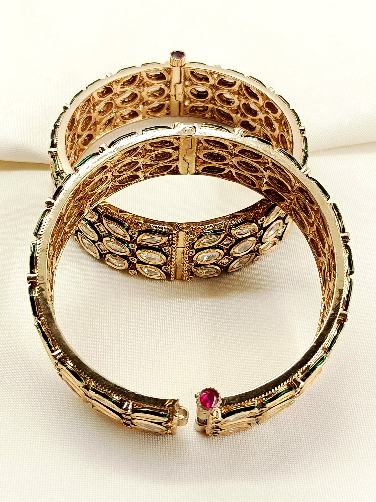 Kiyana White Kundan Bangles