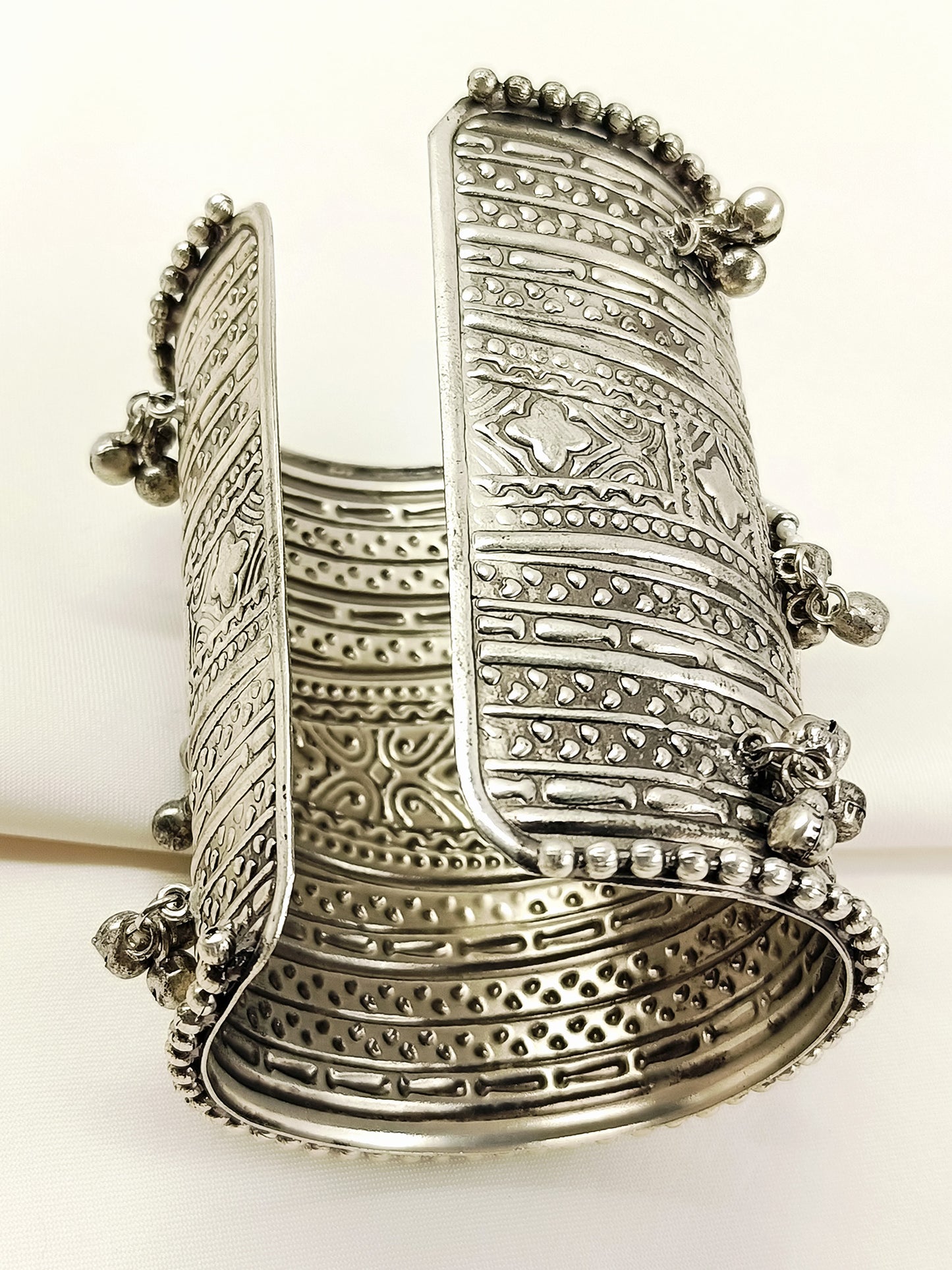 Avantika Yellow Fusion Broad Oxidized Bracelet