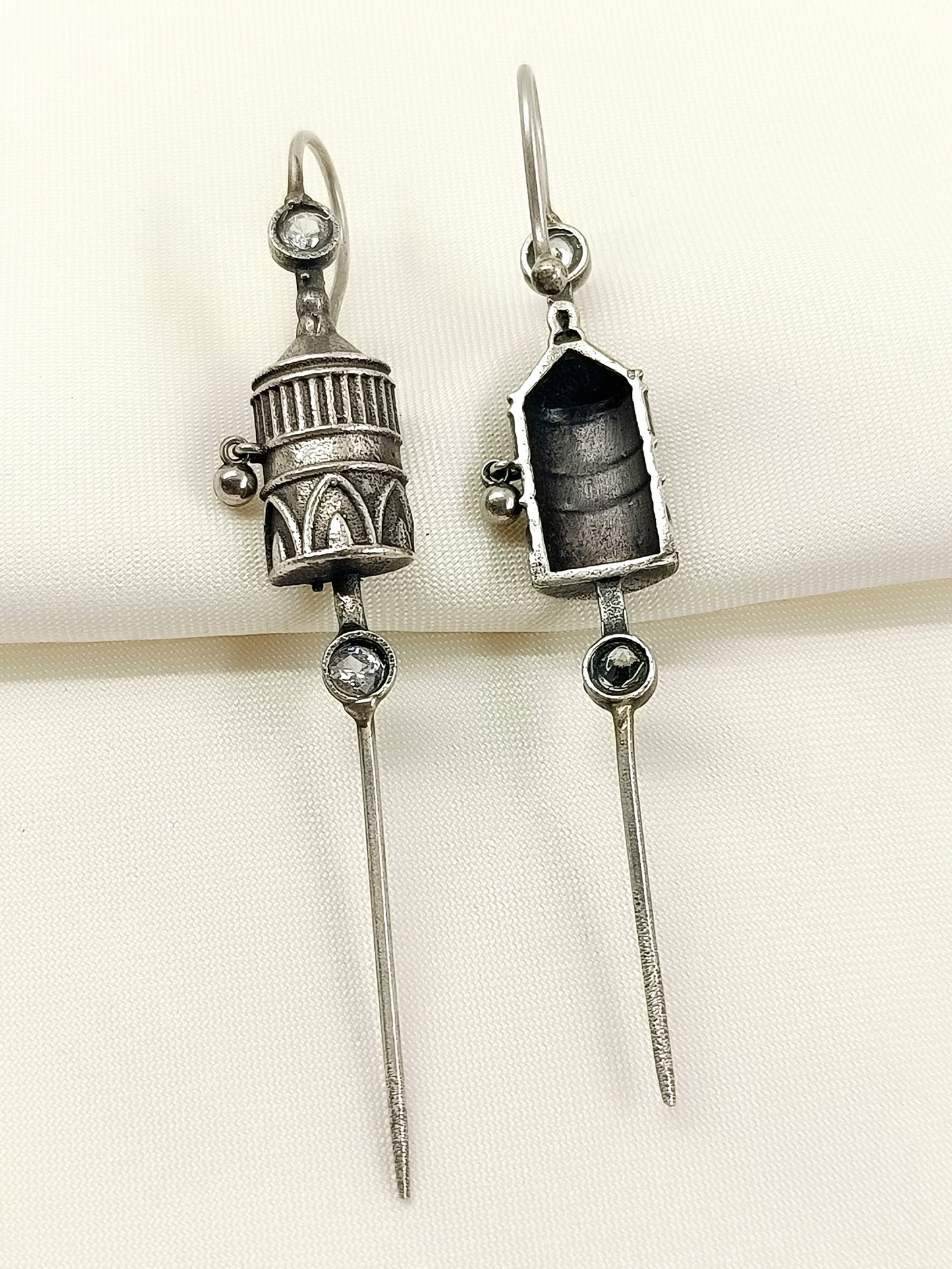 Ishaanth White Men's Earcuff