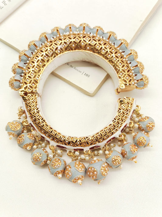 Jyotsana Grey Antique Kada