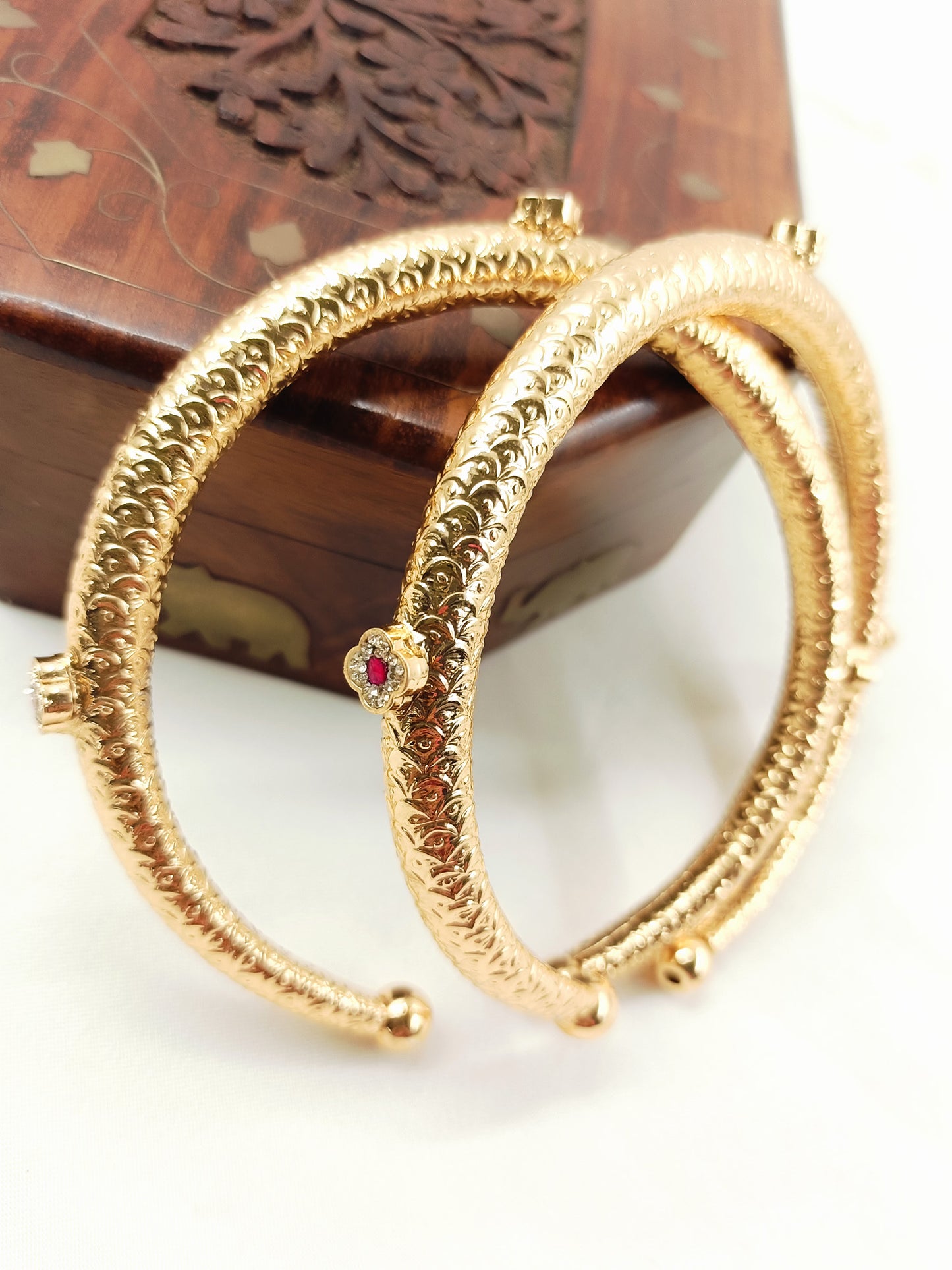 Almira Ruby Hasli Styled Oxidized Anklet