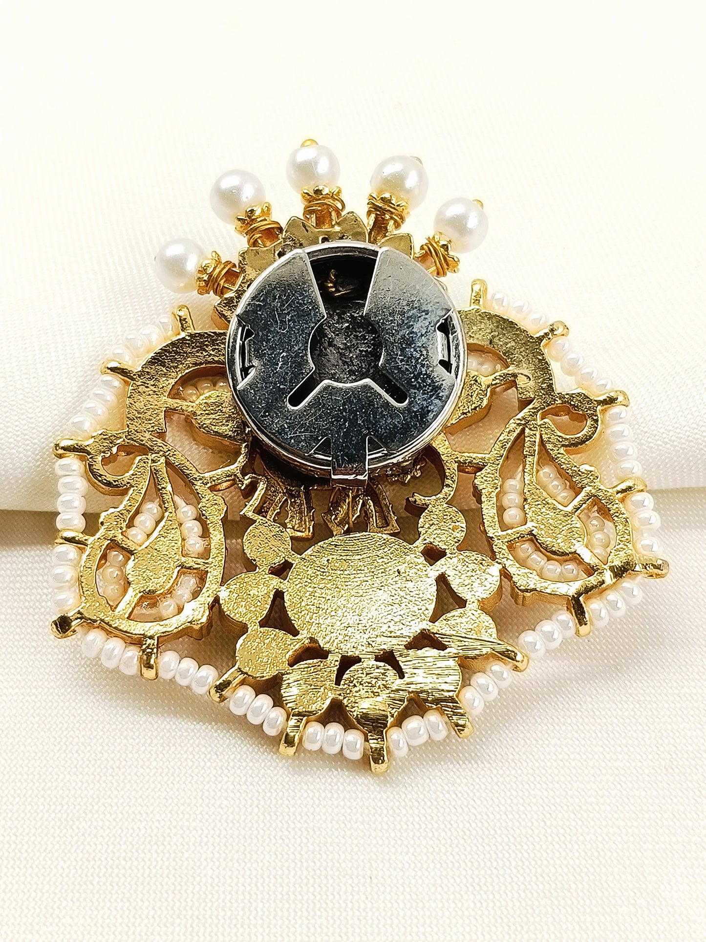 Rivan White Elephant Royal Men's Brooch