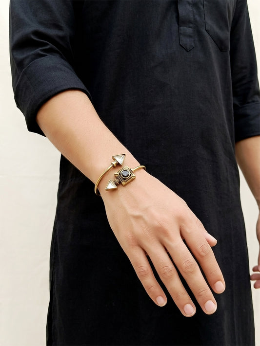 Pratik Men’s Geometric Black Stone Bracelet
