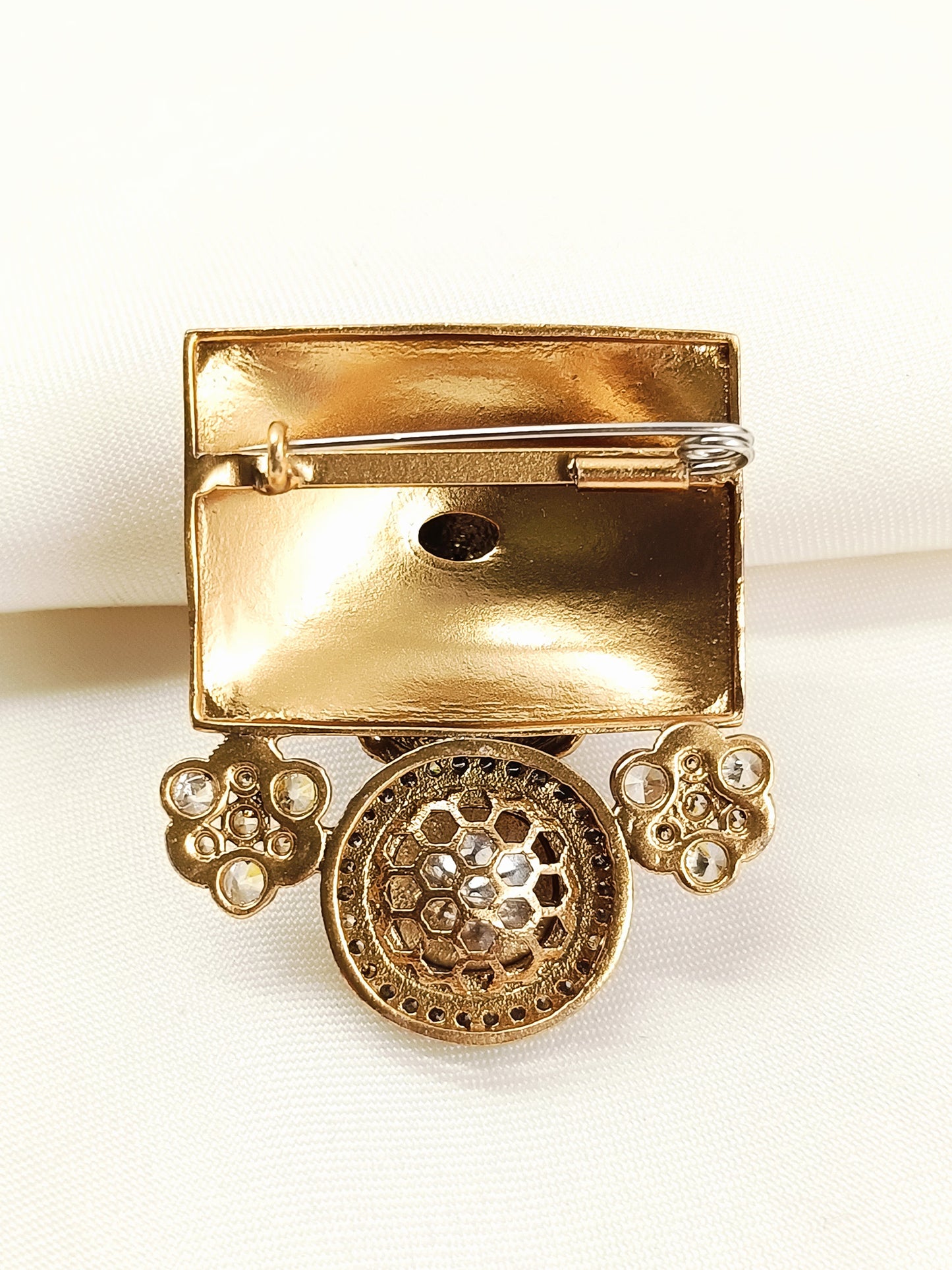 Harivansh Kundan Lion Men's Brooch