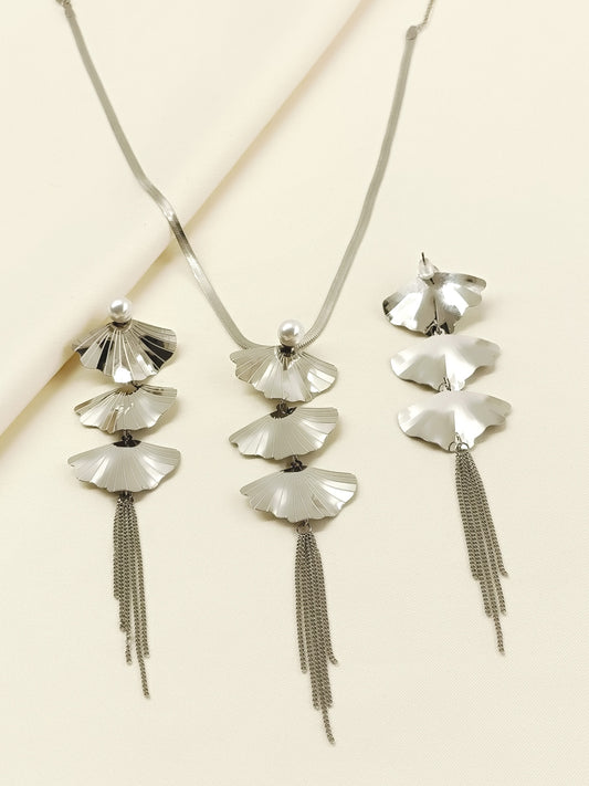 Lilyana Silver Western Necklace Set