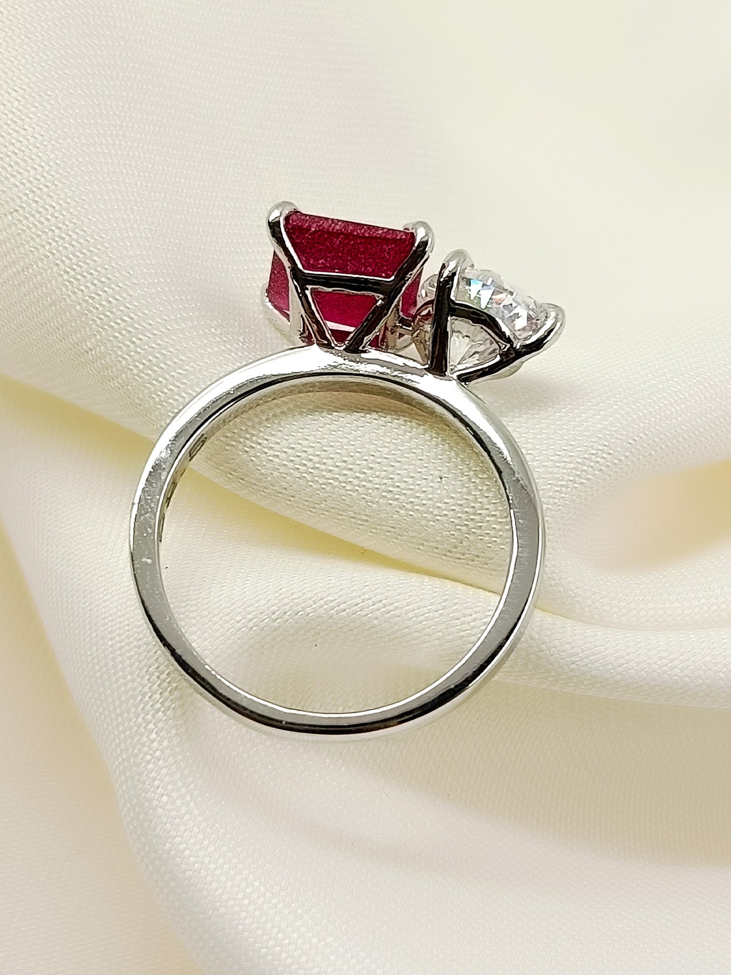 Asmat 92.5 Silver Swarovski Stone Finger Ring