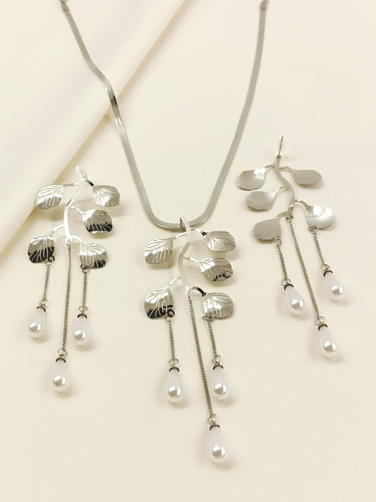 Chadni Silver Western Necklace Set