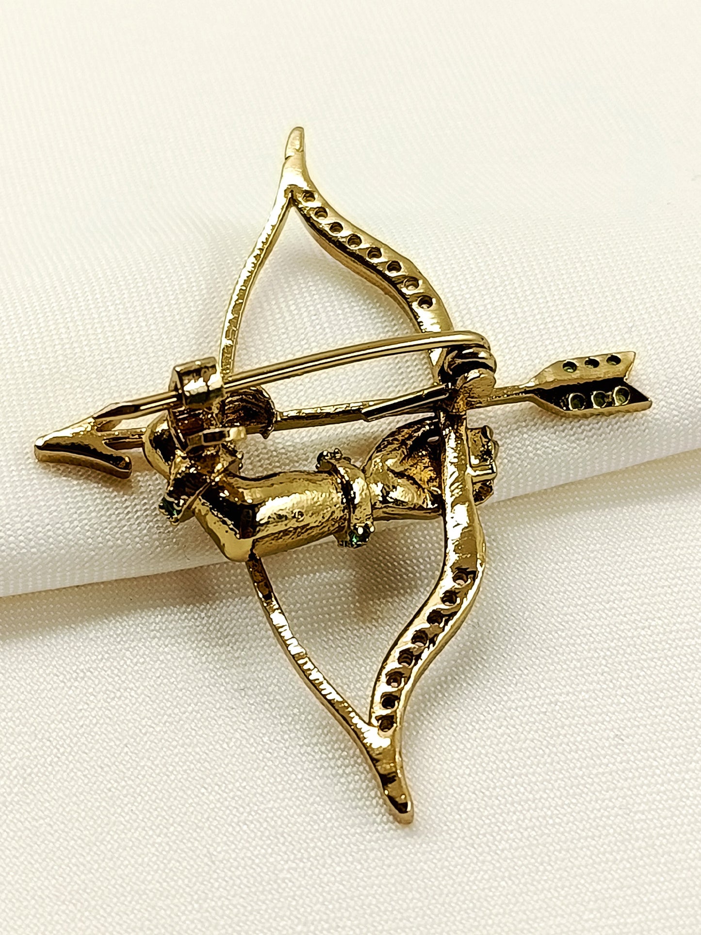 Pravardh Green Bow And Arrow Men's Brooch