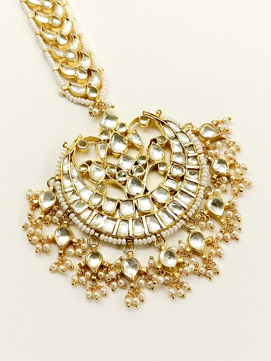 Izra White Kundan teeka