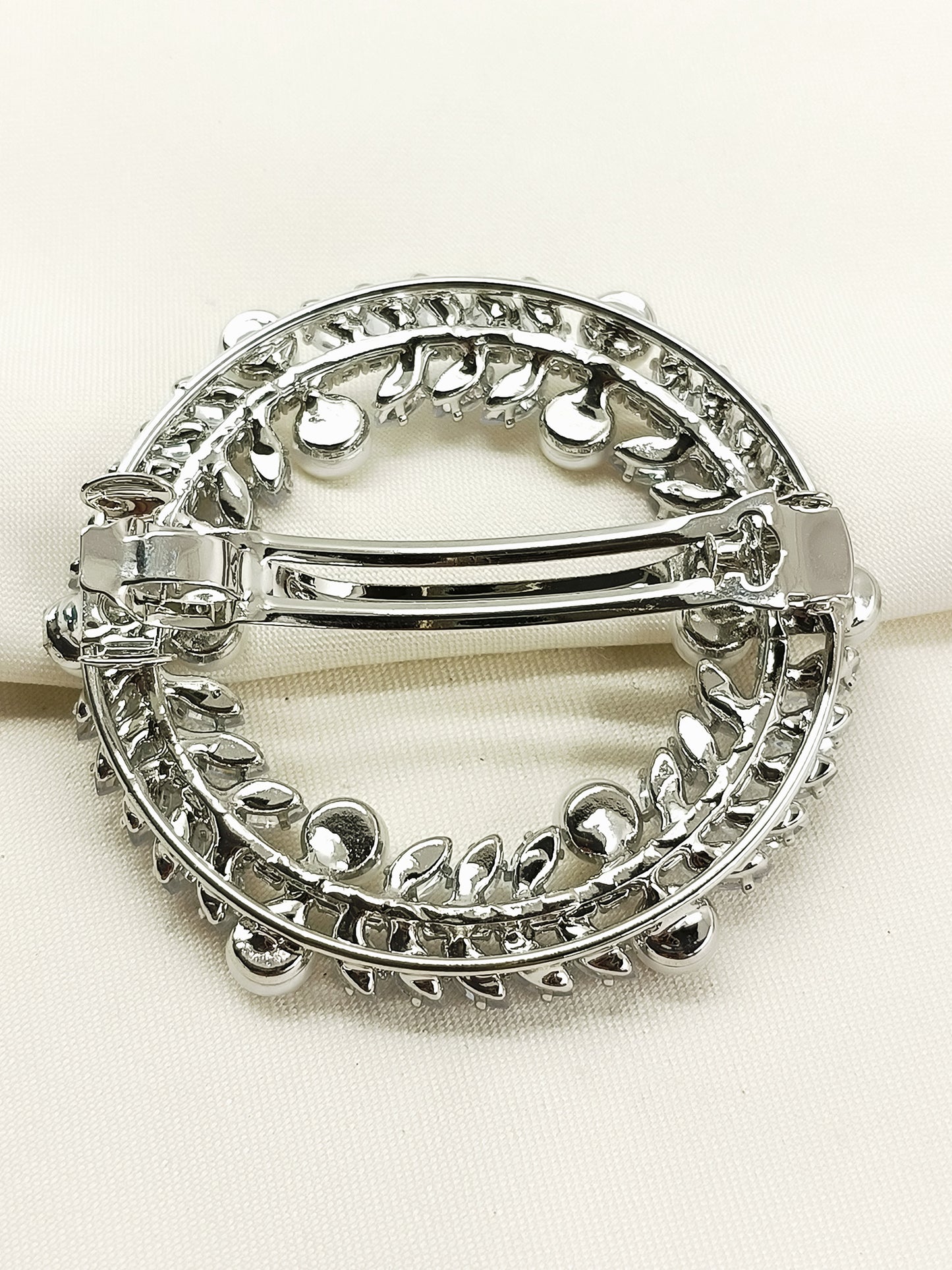 Alkaa White Pearl Hair Brooch