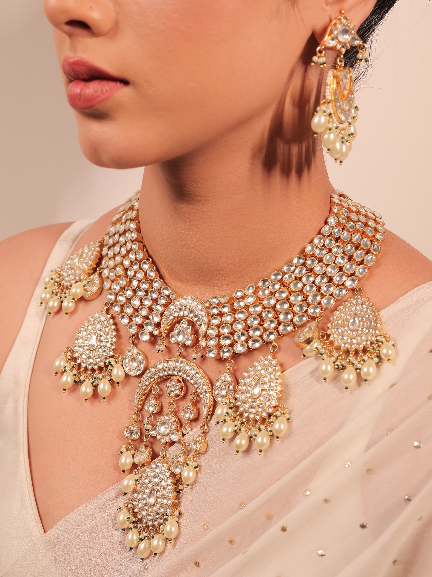 Omisha White Kundan Necklace Set