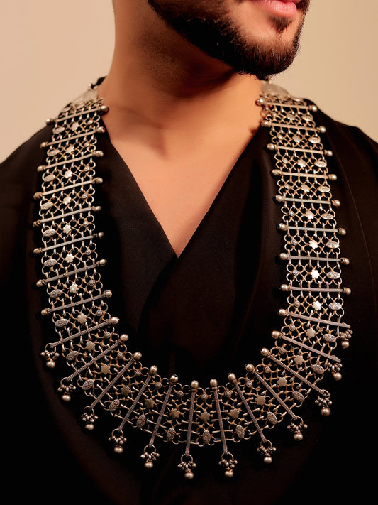 Larany Plain Men's Neckpiece