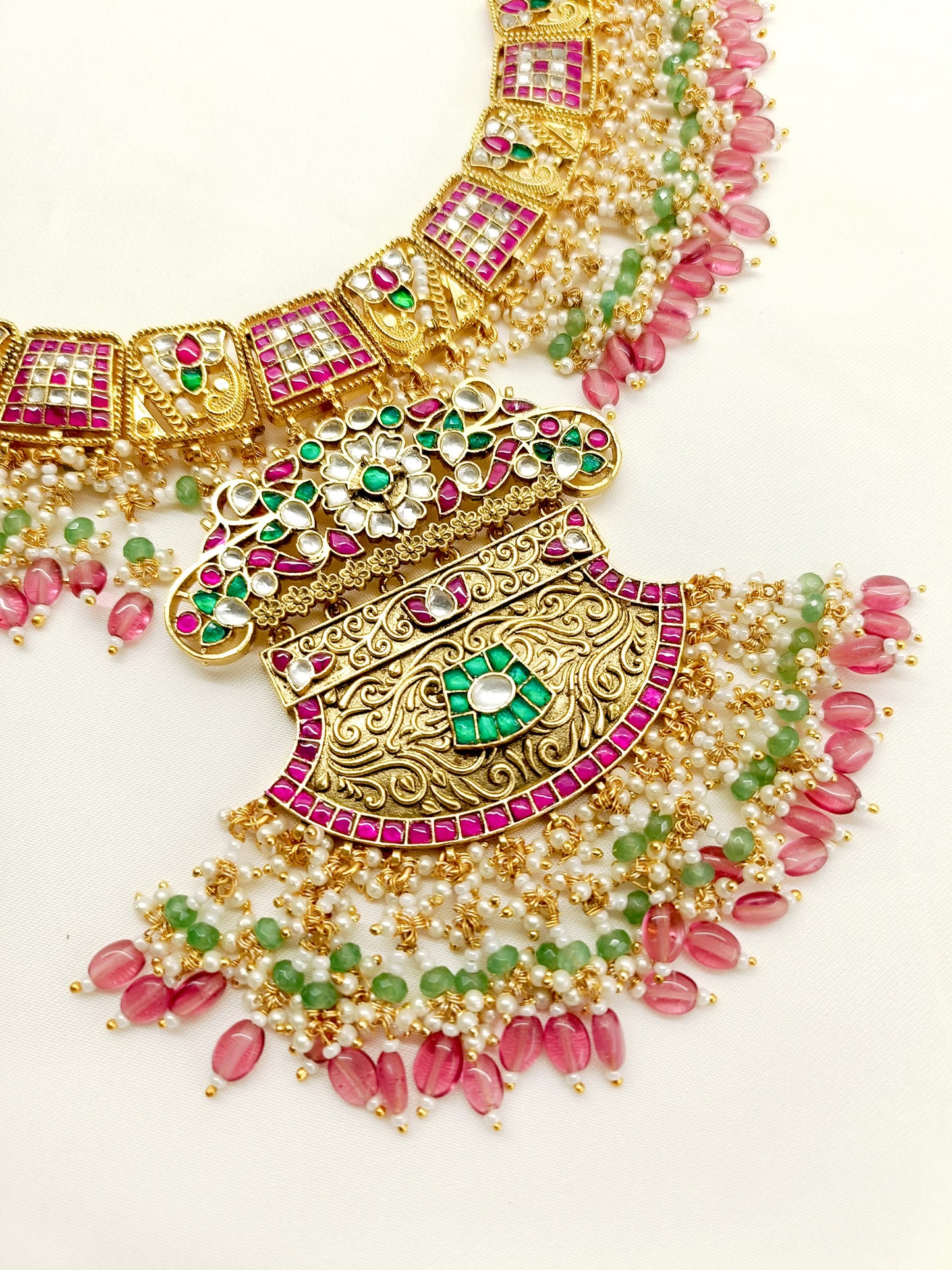 Arpita R & G Kundan Necklace Set