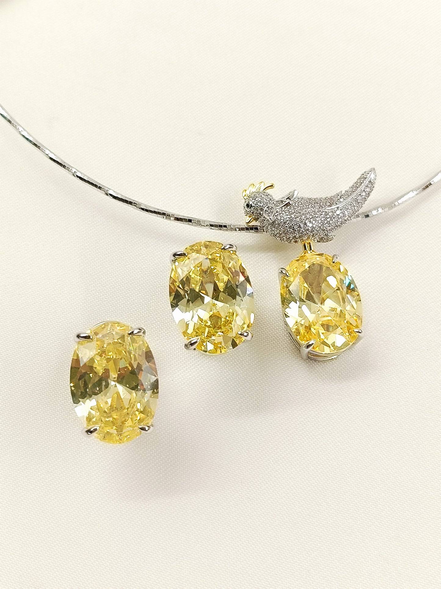 Heba Yellow American Diamond Pendant Set With Hasli
