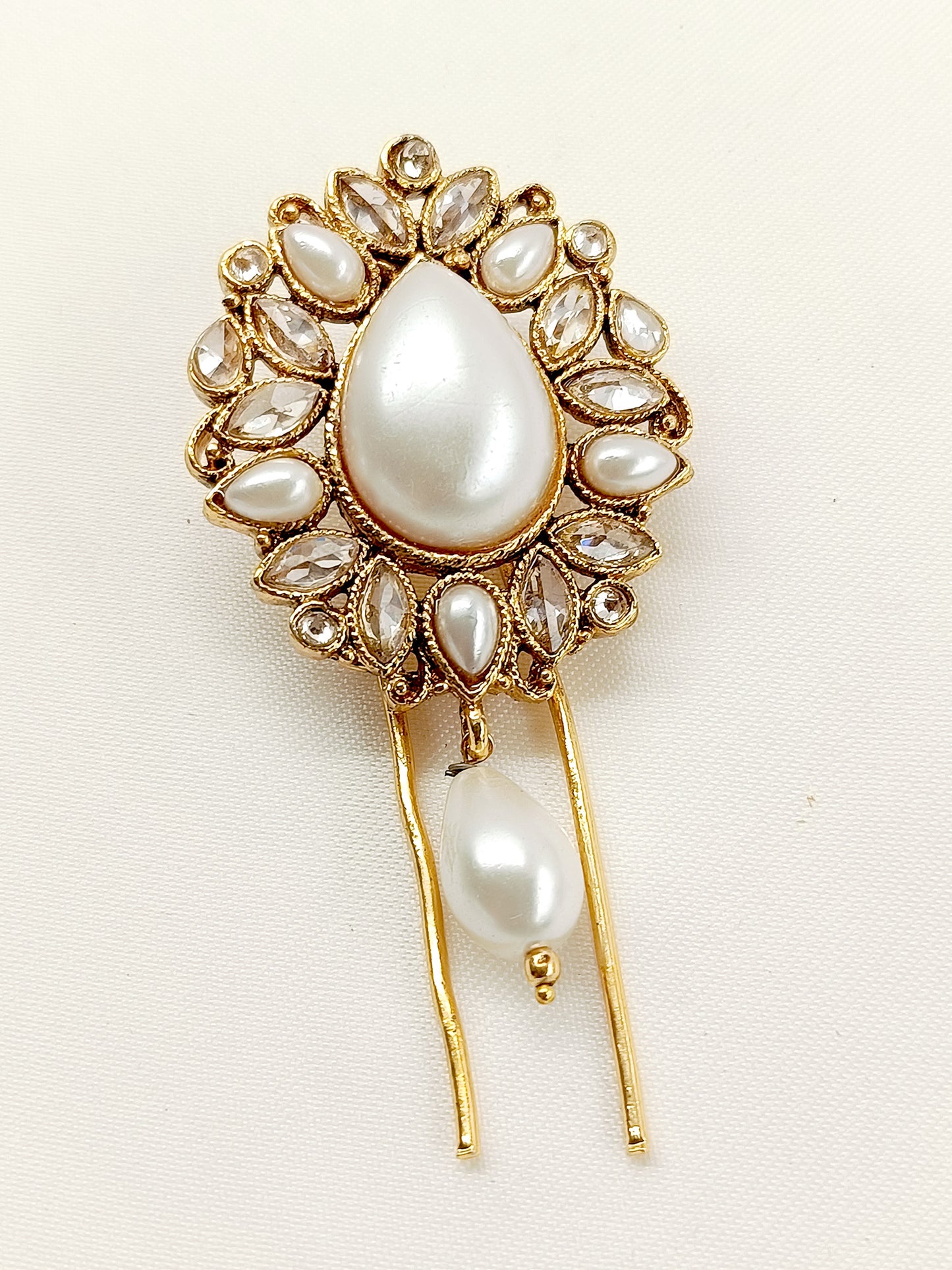 Trinity White Pearl Juda Brooche