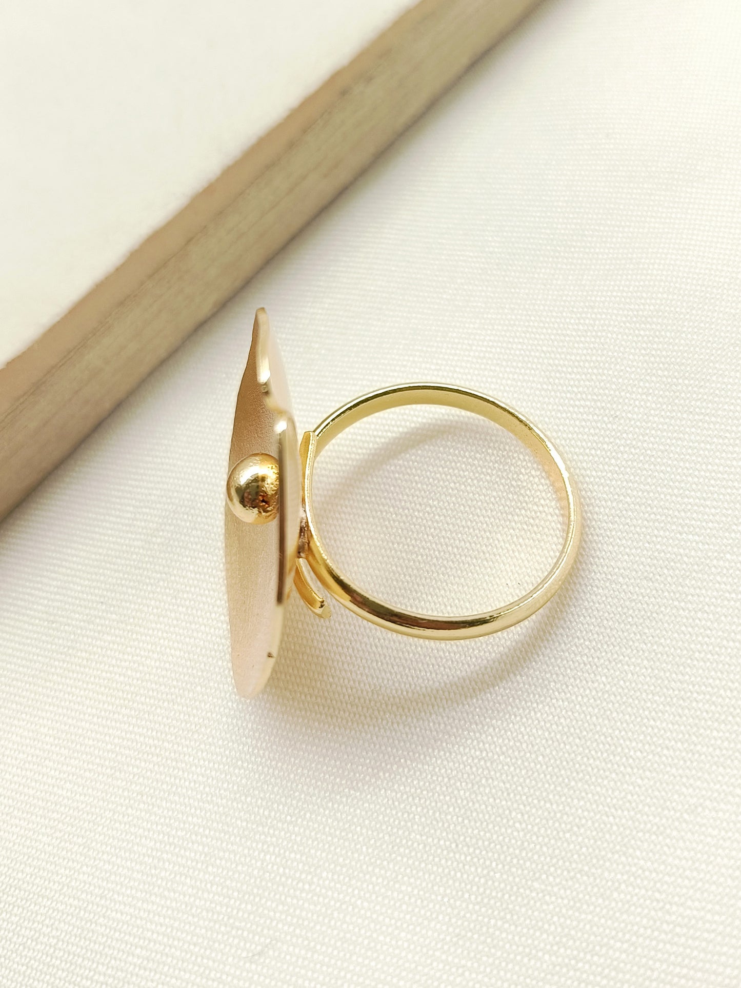 Italy Golden Western Finger Ring