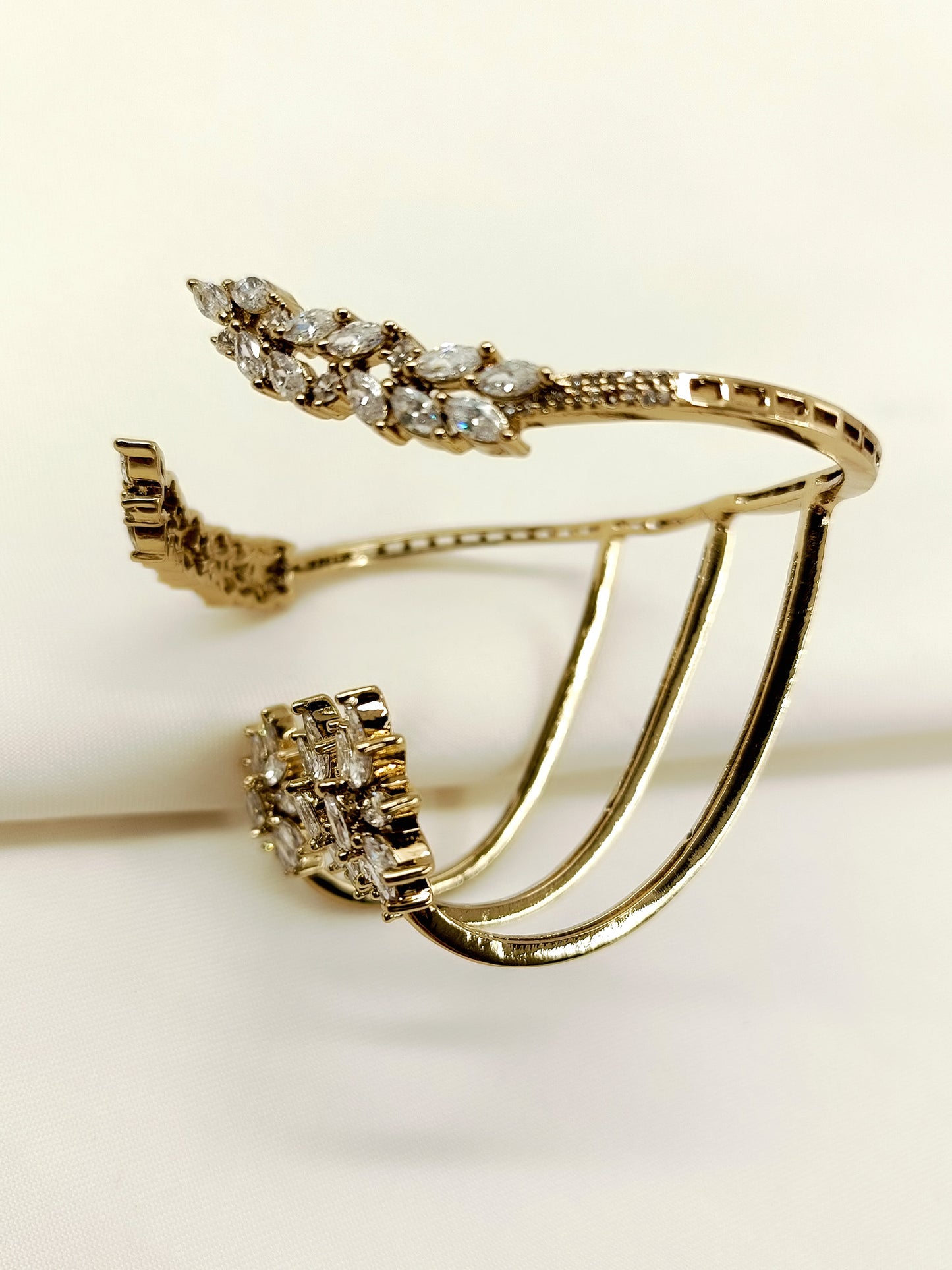 Aahana White American Diamond Palm Bracelet