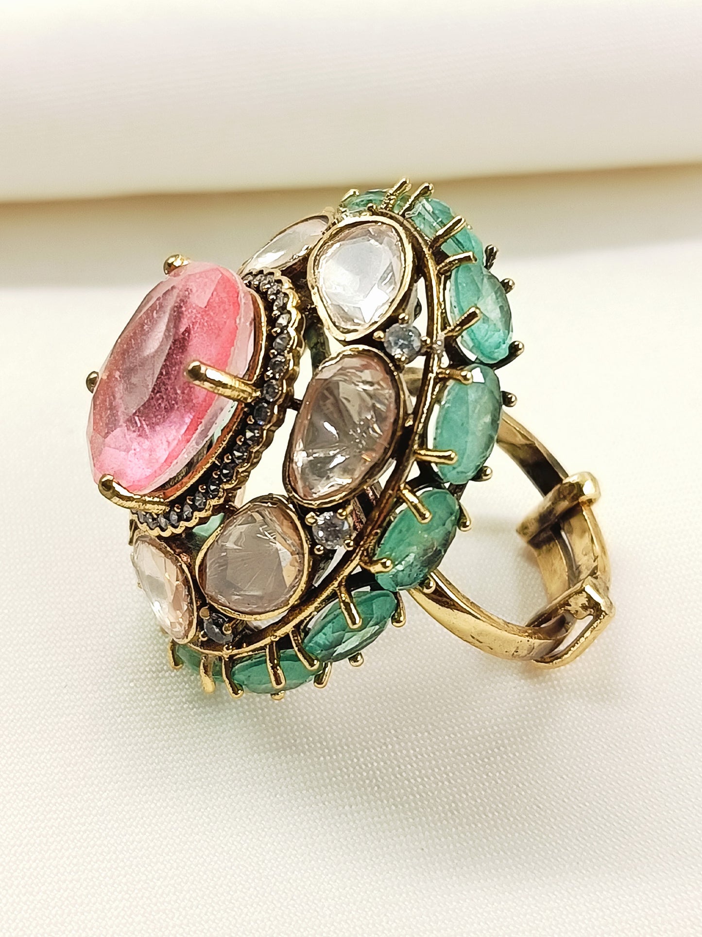 Mishika Victorian P&G Crown Ring
