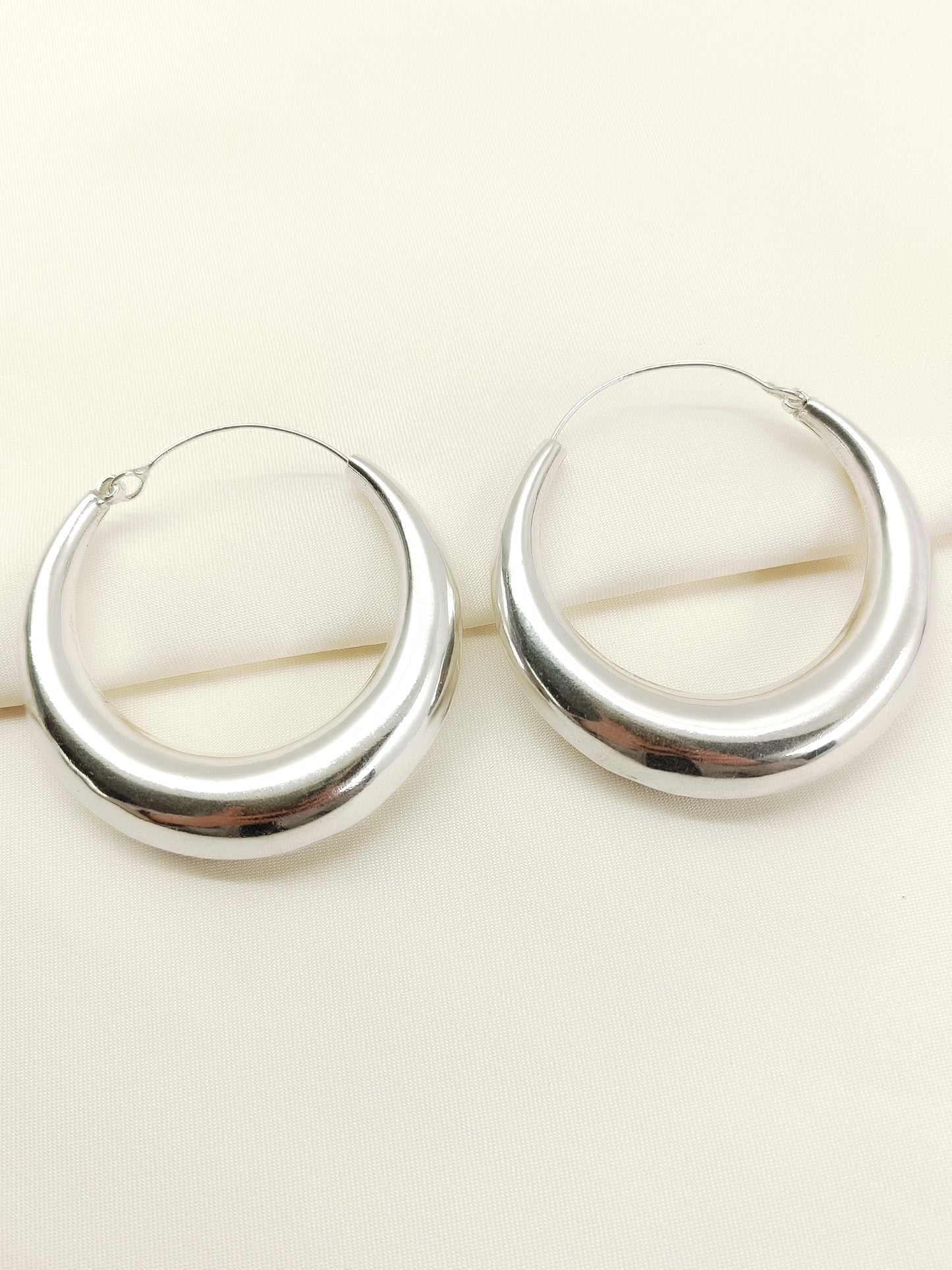 Dinesh Silver Men's Earring