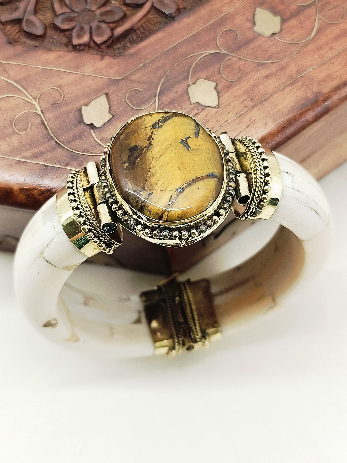 Harshiyi White Bone Bracelet