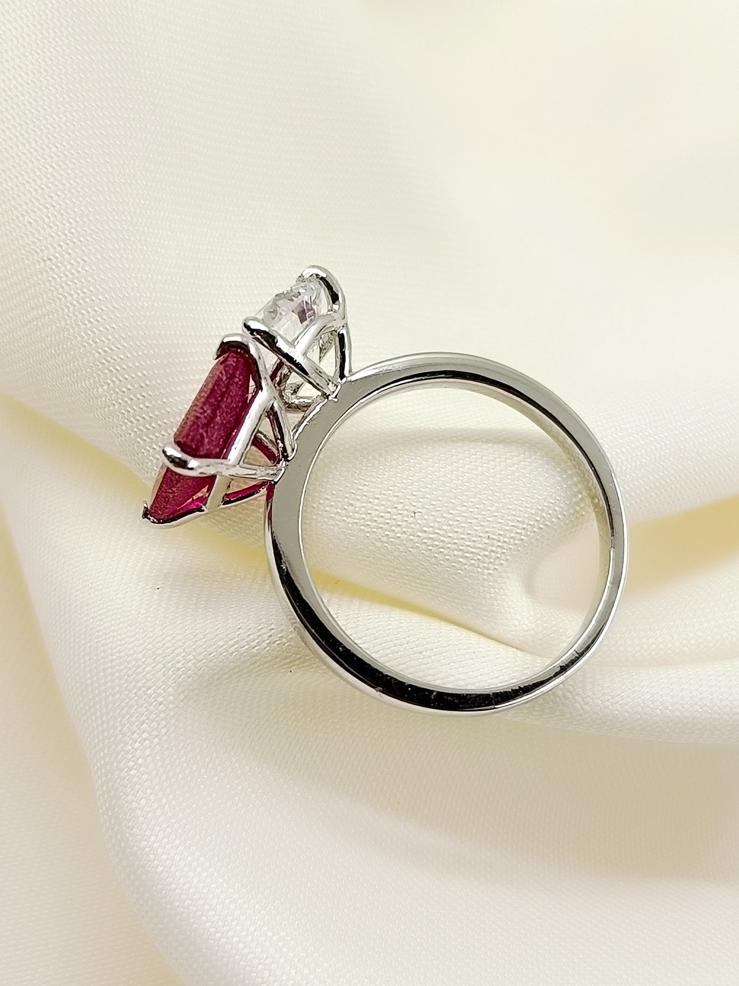 Asmat 92.5 Silver Swarovski Stone Finger Ring