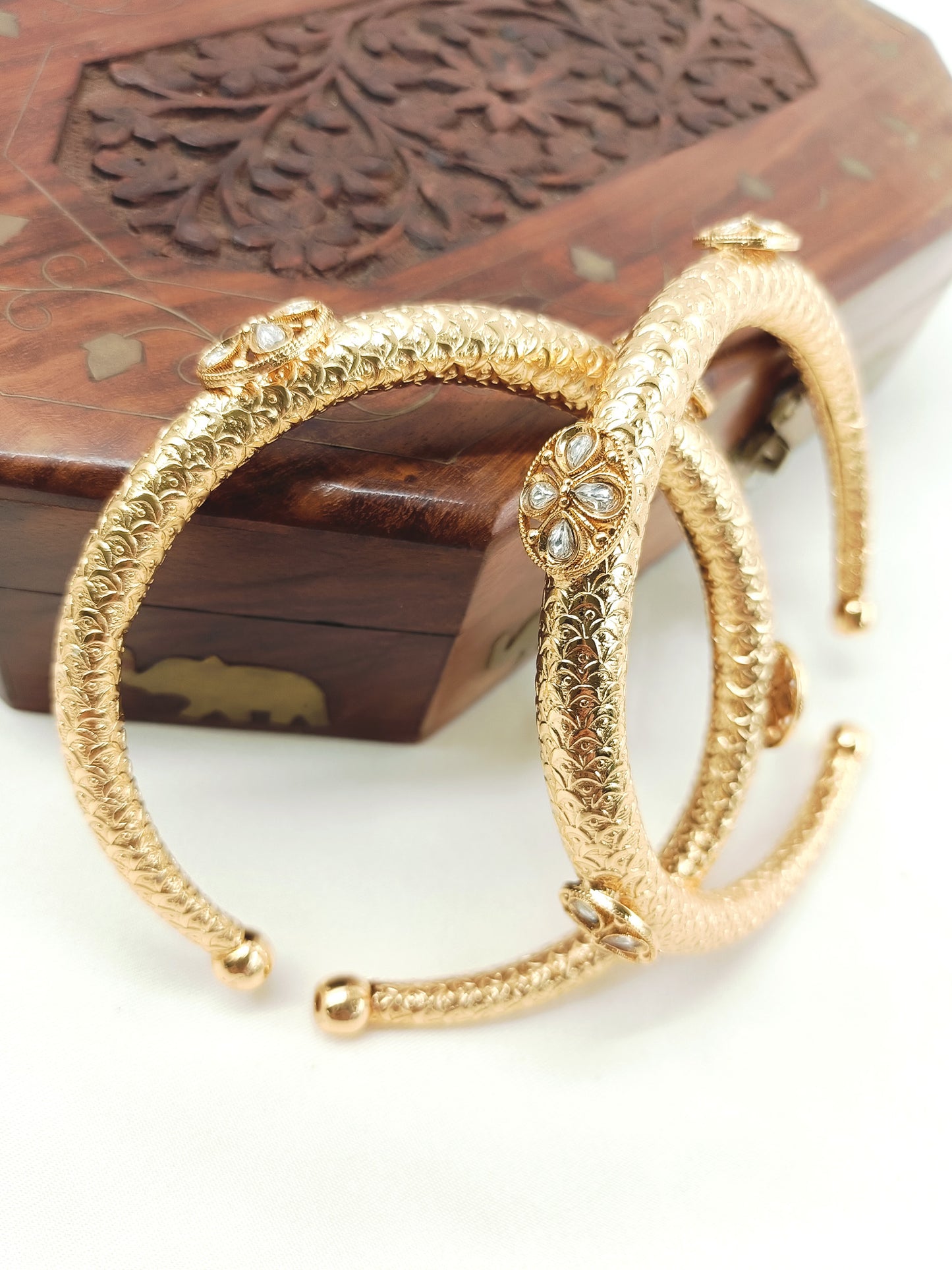 Dhanvanti White Hasli Styled Antique Anklet