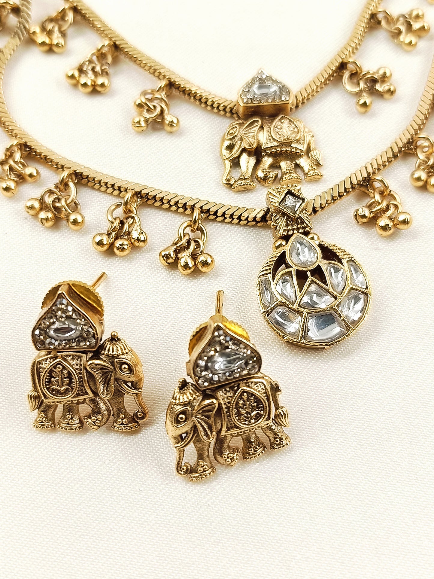 Girisha White Antique Doubled Layer Necklace Set