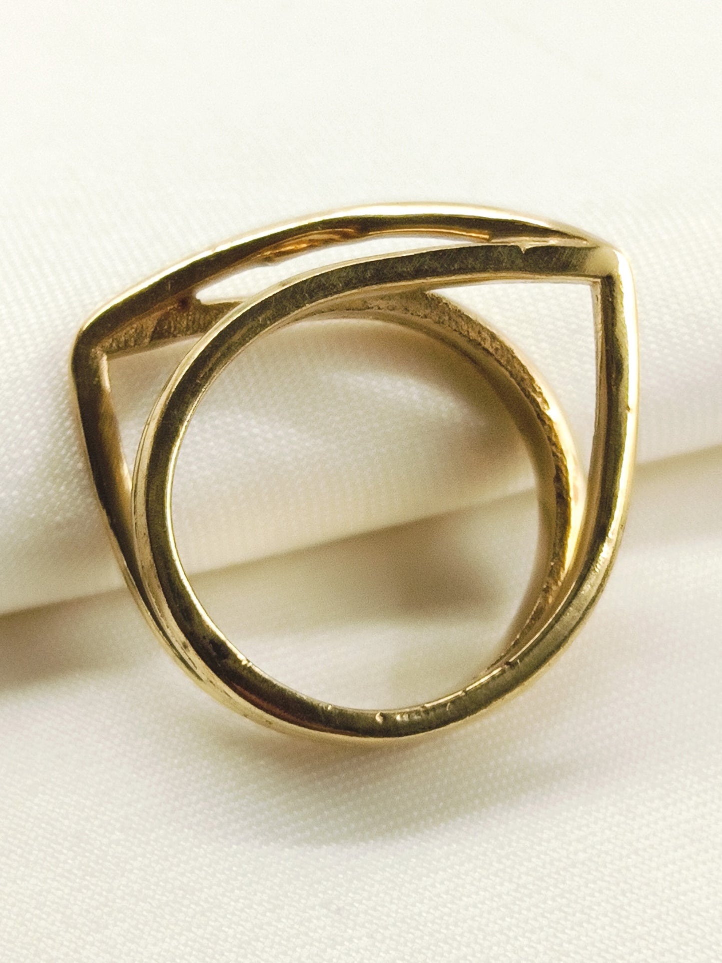 Shishik Golden Men's Finger Ring