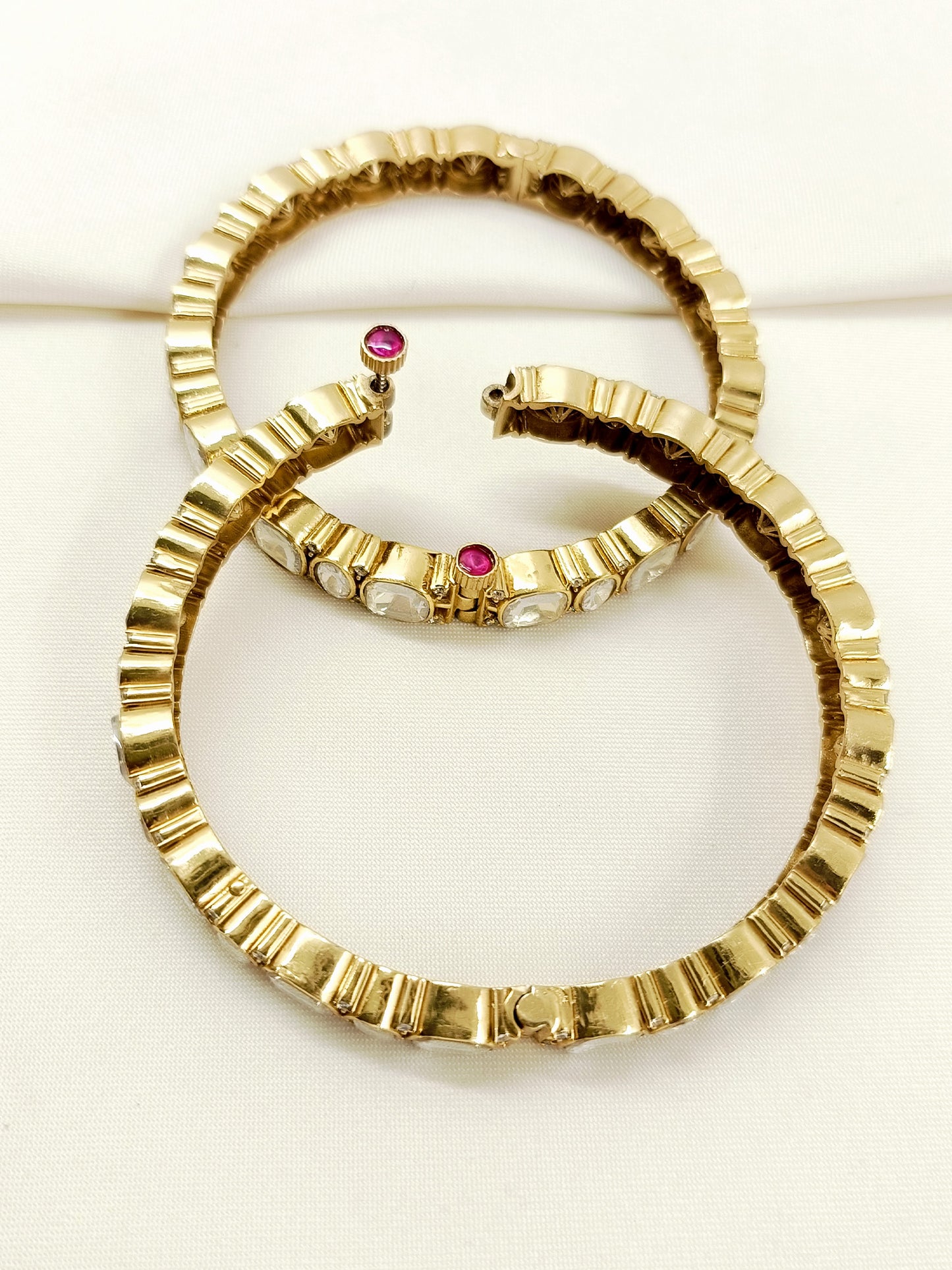 Idha White Kundan Bangles