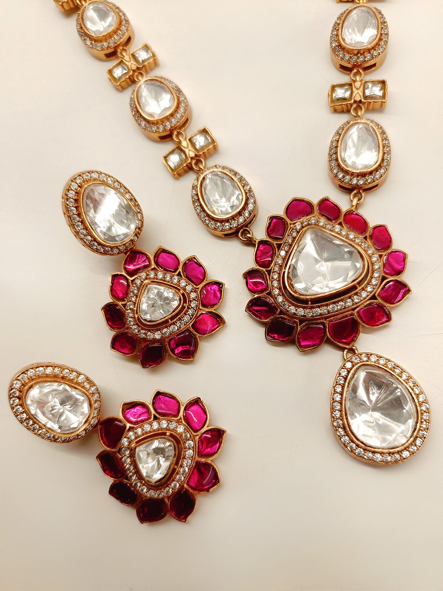 Shuri Majenta Boutique Necklace Set