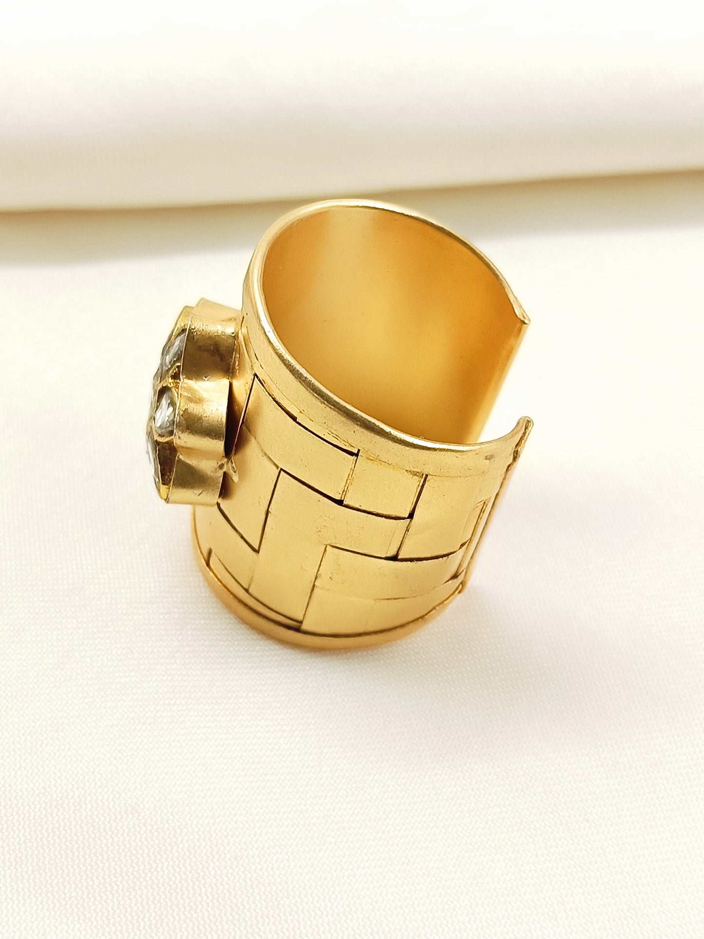 Anayra White Oxidized Finger Ring